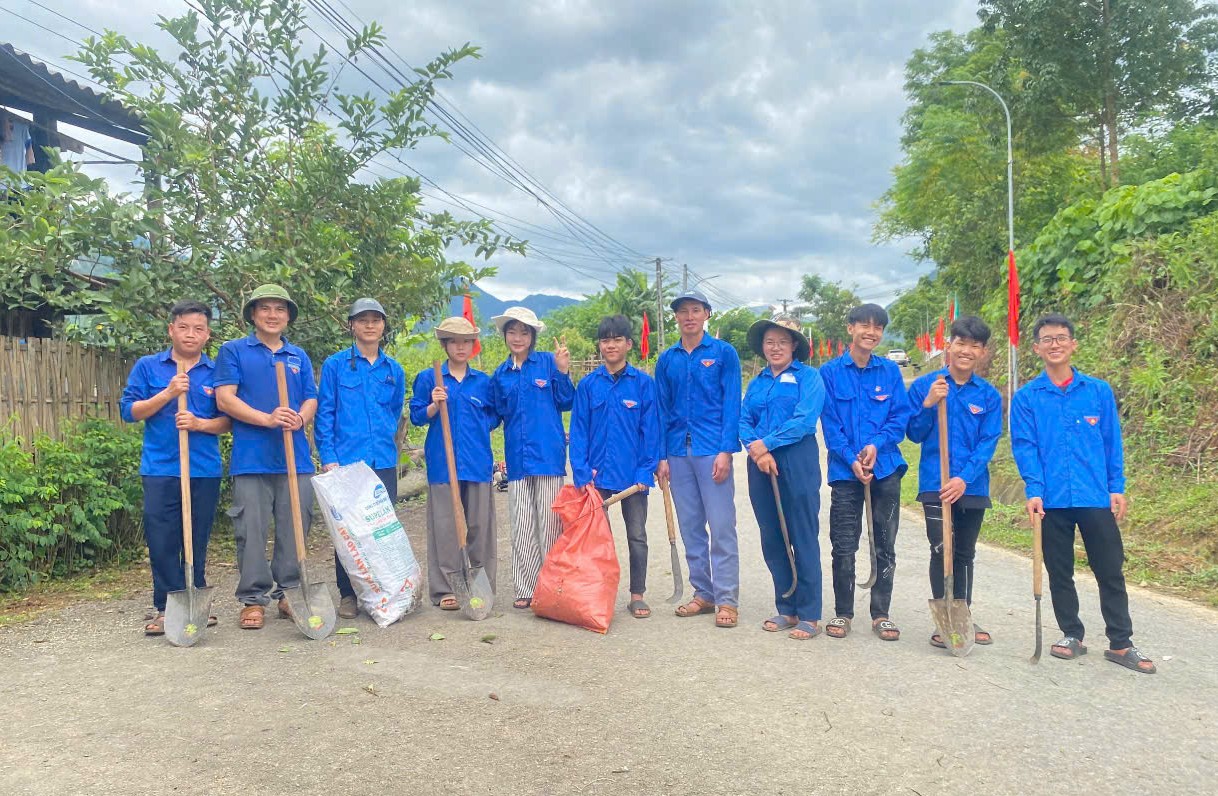 Lào Cai gặp mặt, động viên 208 cán bộ, chiến sĩ tăng cường về Công an cấp xã