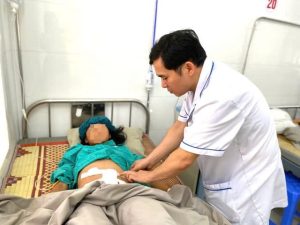 Bé gái 14 tuổi ở Lào Cai được phẫu thuật thành công, bóc tách khối u ổ bụng nặng tới 9kg