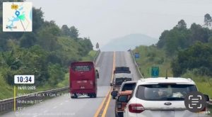 Xử phạt nghiêm tài xế ô tô khách lấn làn, vượt ẩu trên cao tốc Nội Bài – Lào Cai