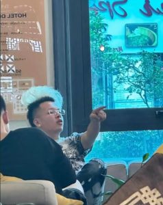 XÔN XAO: DU KHÁCH NƯỚC NGOÀI BÓC PHỐT “NGƯỜI CÓ TẦM ẢNH HƯỞNG” Ở VIỆT NAM – TẦM NÀY CHẮC ẢNH HƯỞNG TỚI ĐÀN GÀ