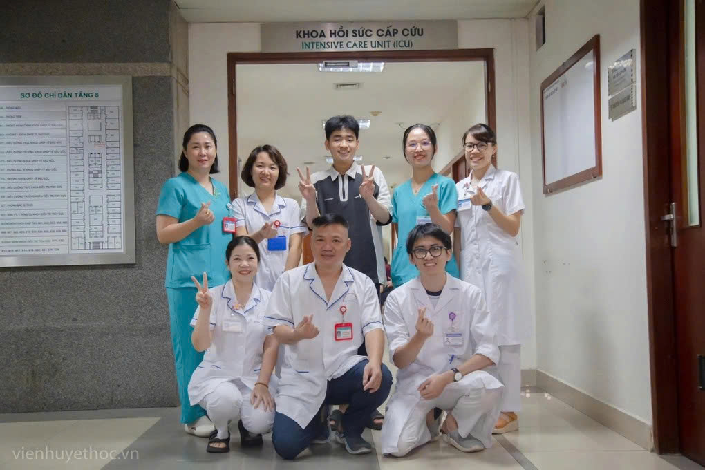 Nam sinh Thái Nguyên chiến thắng ung thư, đạt 28 điểm đại học nhờ nghị lực phi thường