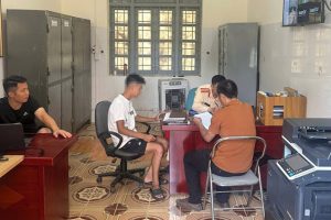 Xử phạt thiếu niên bốc đầu xe máy điện, quay clip đăng mạng ở Lào Cai