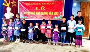 Dòng họ Chấu, dân tộc Mông ở Lào Cai biểu dương học sinh giỏi, lan tỏa tinh thần hiếu học