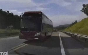 Phạt tài xế xe khách lấn làn ngược chiều, gây nguy hiểm trên cao tốc Nội Bài – Lào Cai