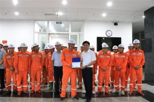 Điện lực Lào Cai xuất quân hỗ trợ Nghệ An khắc phục hậu quả bão số 5