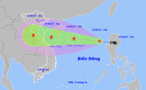 Áp thấp nhiệt đới vào Biển Đông; dự báo mạnh lên thành bão số 5, hướng vào Bắc Trung Bộ