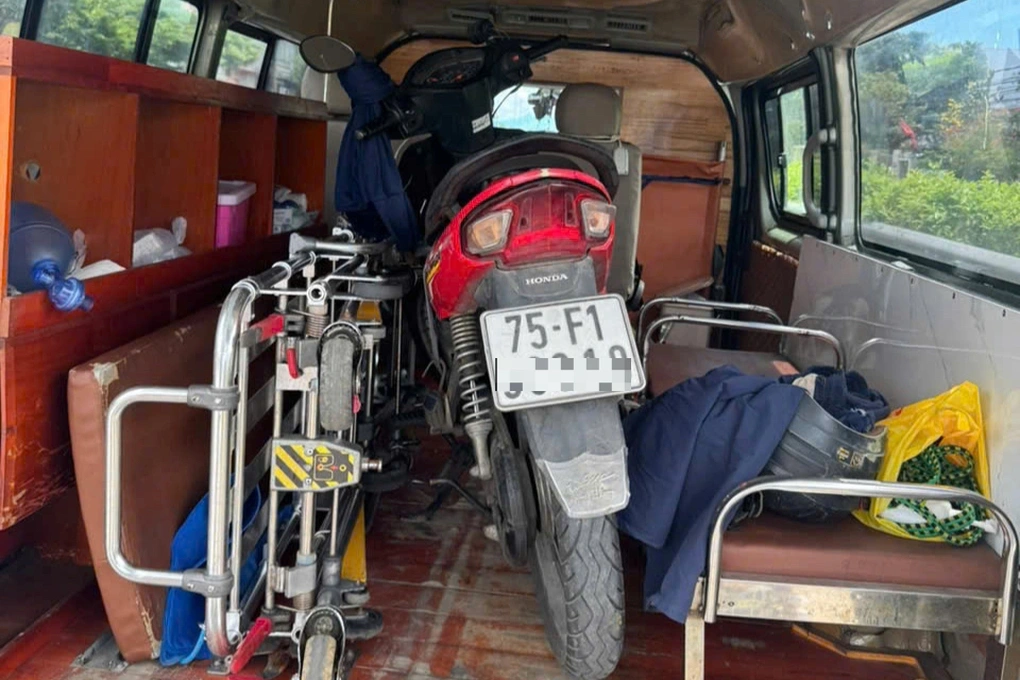 Á hậu Giang Thái lên tiếng xin lỗi sau sự cố trao vương miện gây tranh cãi