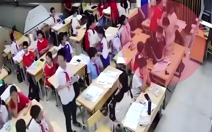 Hà Nội: Nam sinh túm tóc, quật ngã cô giáo ngay trong lớp học
