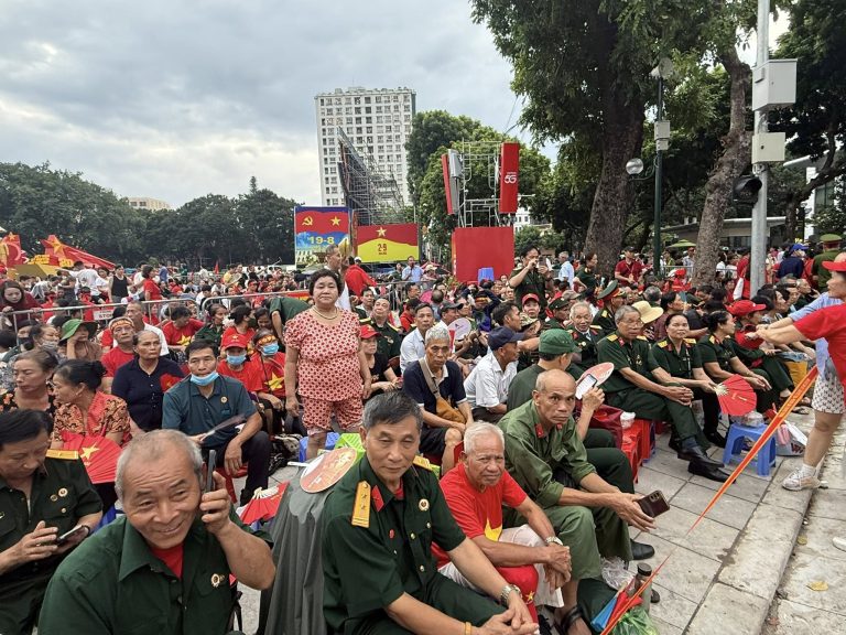 Diễu binh 2/9: Người già, trẻ nhỏ cần lưu ý gì để vui lễ an toàn? 541094147 122188061768539461 3713278328727029293 n 1