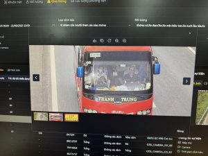 Camera A.I “tóm gọn” xe khách chở mô tô trong khoang hành khách trên cao tốc Nội Bài – Lào Cai