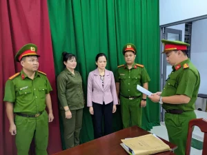 Bắt khẩn cấp chủ cơ sở nha khoa Nguyễn Thị Tuyết Chinh hành hung khách hàng