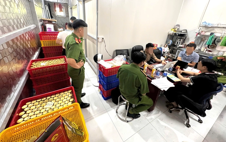 Đà Nẵng: Bắt hai đối tượng cầm đầu đường dây sản xuất hàng chục nghìn hũ yến giả
