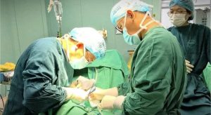 Hà Nội: Cụ ông 70 tuổi tái phát u tuyến nước bọt sau gần 10 năm