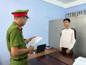 Khởi tố thanh niên xăm trổ hành hung phụ nữ mang thai tại tiệm tạp hóa