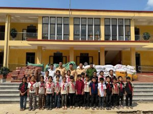 Tuổi trẻ Cảnh sát giao thông Lào Cai chung tay tiếp sức học sinh vùng lũ Mỏ Vàng