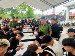 Thanh niên Yên Bình hăng hái khám tuyển nghĩa vụ quân sự, tiếp nối truyền thống “Thóc không thiếu một cân, quân không thiếu một người”