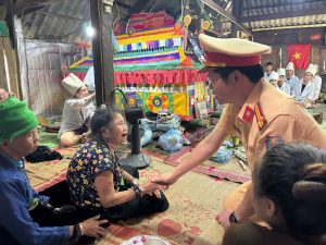 Lào Cai: Sẻ chia nỗi đau, lan tỏa tình người sau vụ tai nạn giao thông thương tâm
