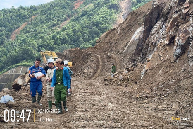 Tìm thấy chiếc xe bán tải nghi mất tích nhiều ngày ở Lào Cai