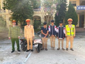Lào Cai: Xử lý nhóm học sinh bốc đầu xe máy điện, quay video đăng tải lên mạng xã hội
