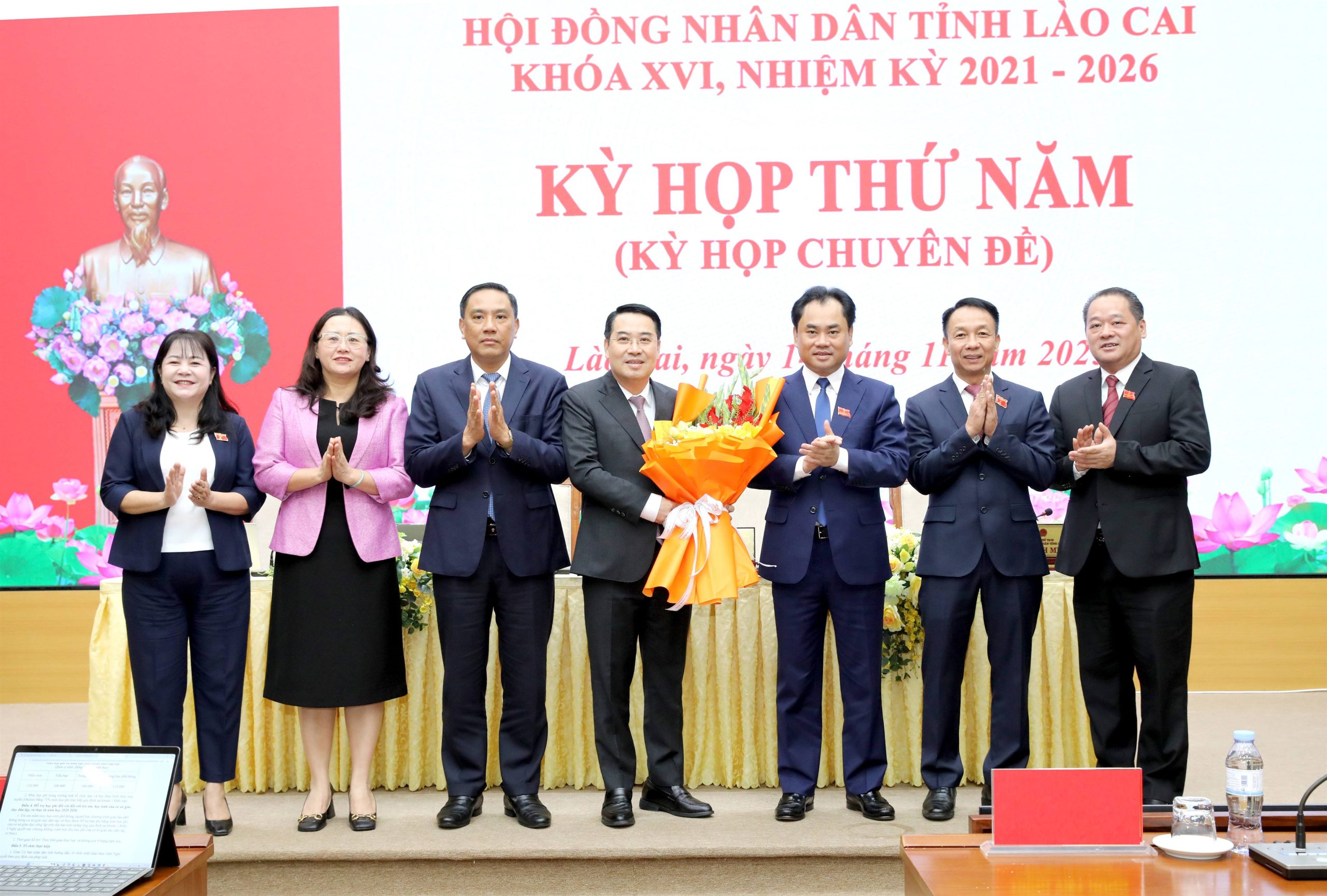 Đồng chí Nguyễn Tuấn Anh giữ chức Chủ tịch UBND tỉnh Lào Cai với 100% phiếu tán thành