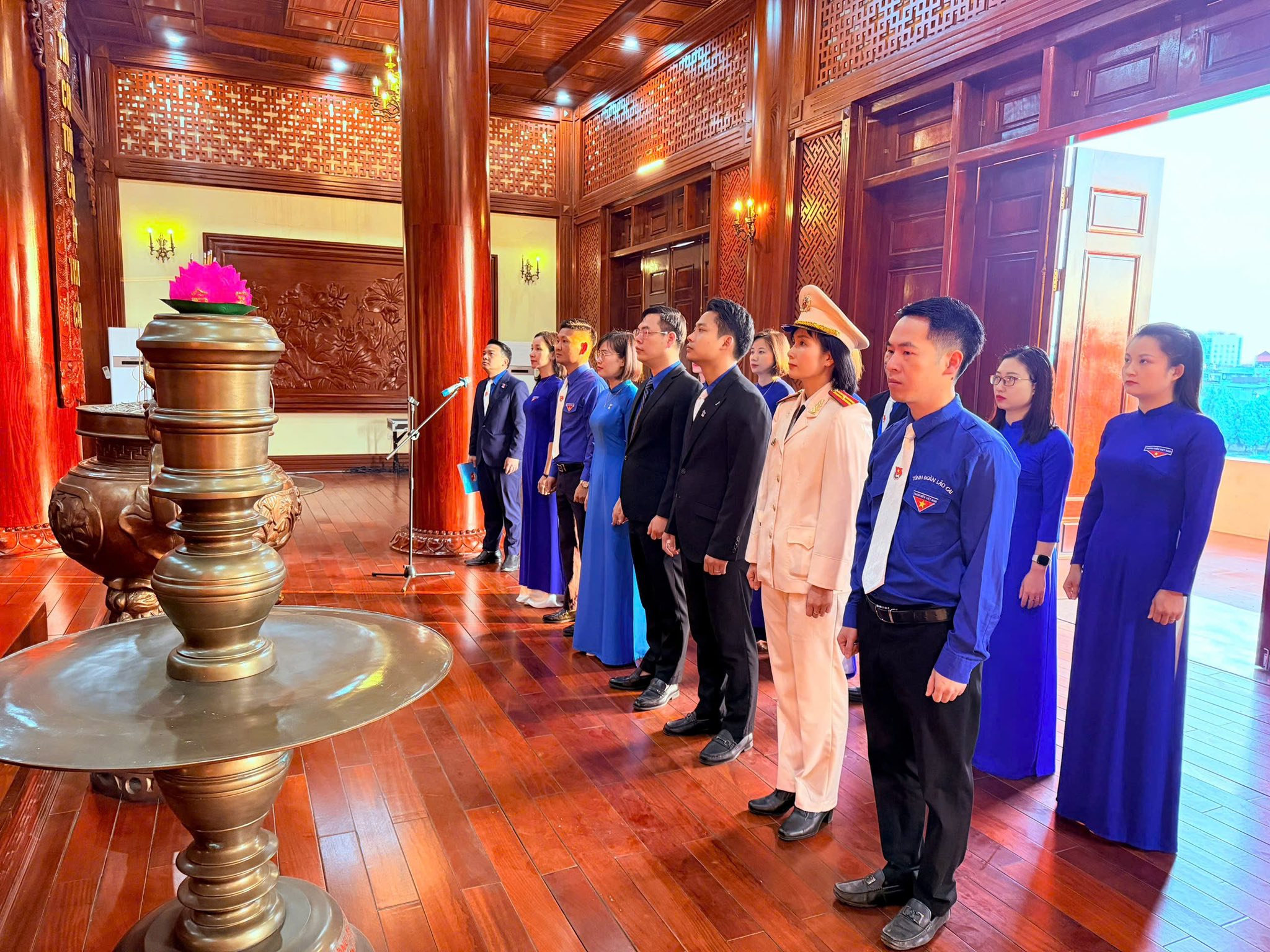 Tỉnh đoàn Lào Cai dâng hương tưởng niệm, hướng về Đại hội Đoàn nhiệm kỳ mới