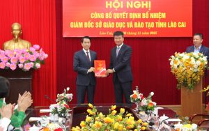 Ông Luyện Hữu Chung được bổ nhiệm làm Giám đốc Sở Giáo dục và Đào tạo tỉnh Lào Cai