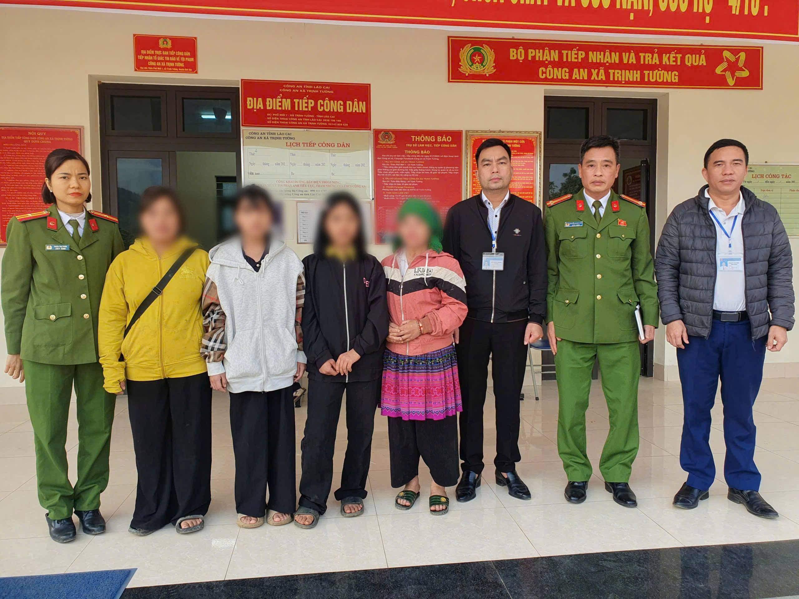 Tăng cường an ninh học đường dịp cuối năm: Công an xã Khánh Hòa kiểm tra đột xuất tại THPT Hồng Quang