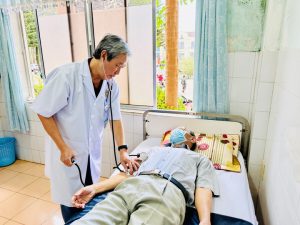 Người từ 75 tuổi hưởng hưu trí được BHYT chi trả 100% chi phí khám, chữa bệnh