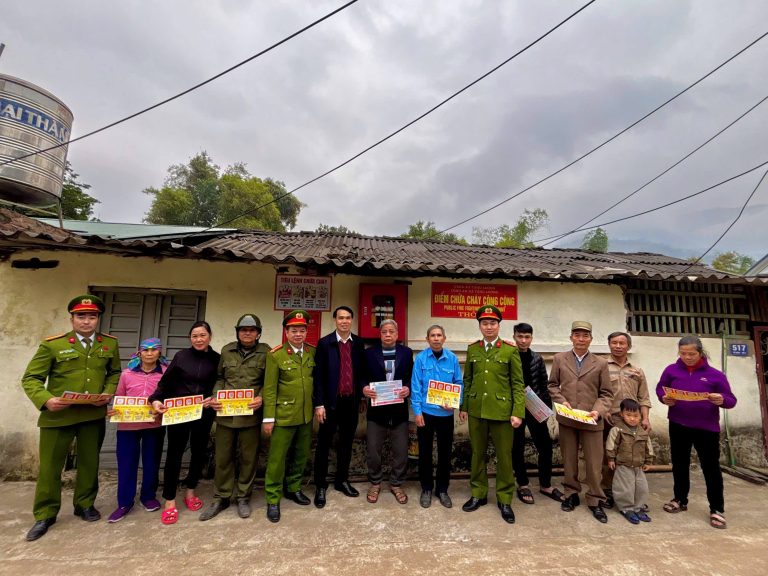 Tăng cường phòng cháy từ cơ sở, giữ bình yên cho từng khu dân cư ở Tằng Loỏng
