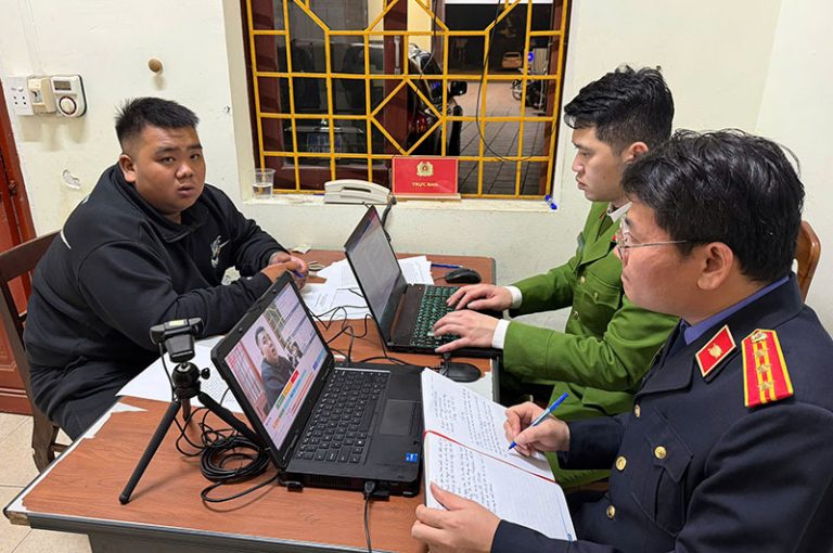 Triệt phá đường dây mua bán người dưới 16 tuổi sang Campuchia